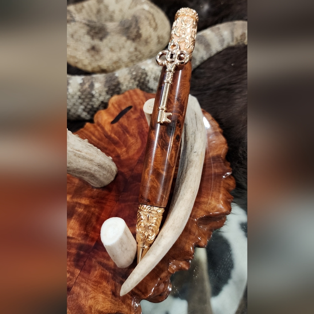 Elegant Brown Wood & Gold Key Accent Pen Necklace